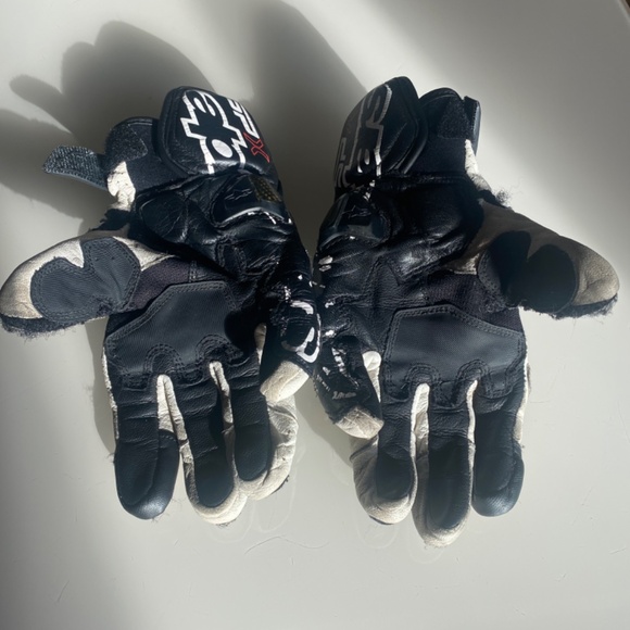 Woman’s Stella SP X Air Carbon Motorcycle Glove Full Grain Leather Short Cuff - Picture 12 of 14